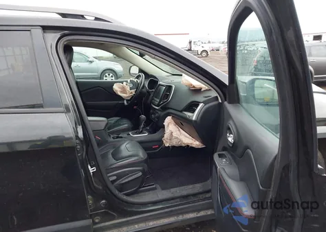 2016 Jeep Cherokee Trailhawk z USA, uszkodzony, nr VIN 1C4PJMBS5GW211669